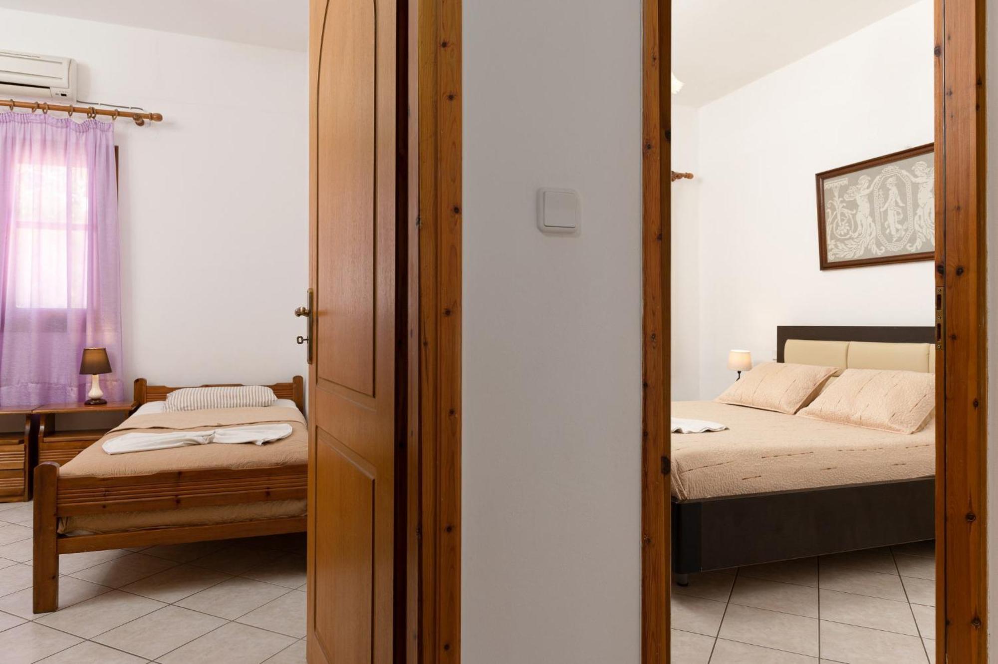 Villas Alexandros كالاماكي الغرفة الصورة